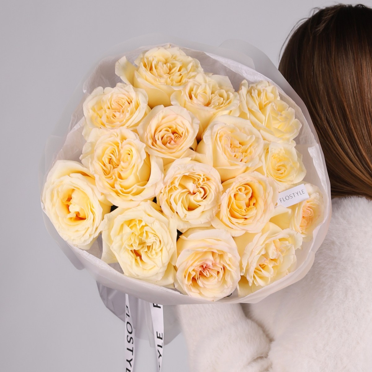 15 ярких роз букет 